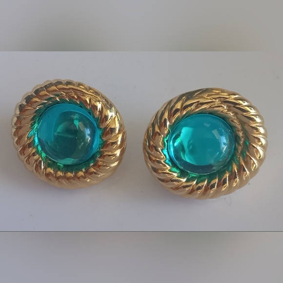 Trifari TM 1980's Blue Gripoix Style Glass Earrings Gold Tone Signed VTG - Picture 4 of 7